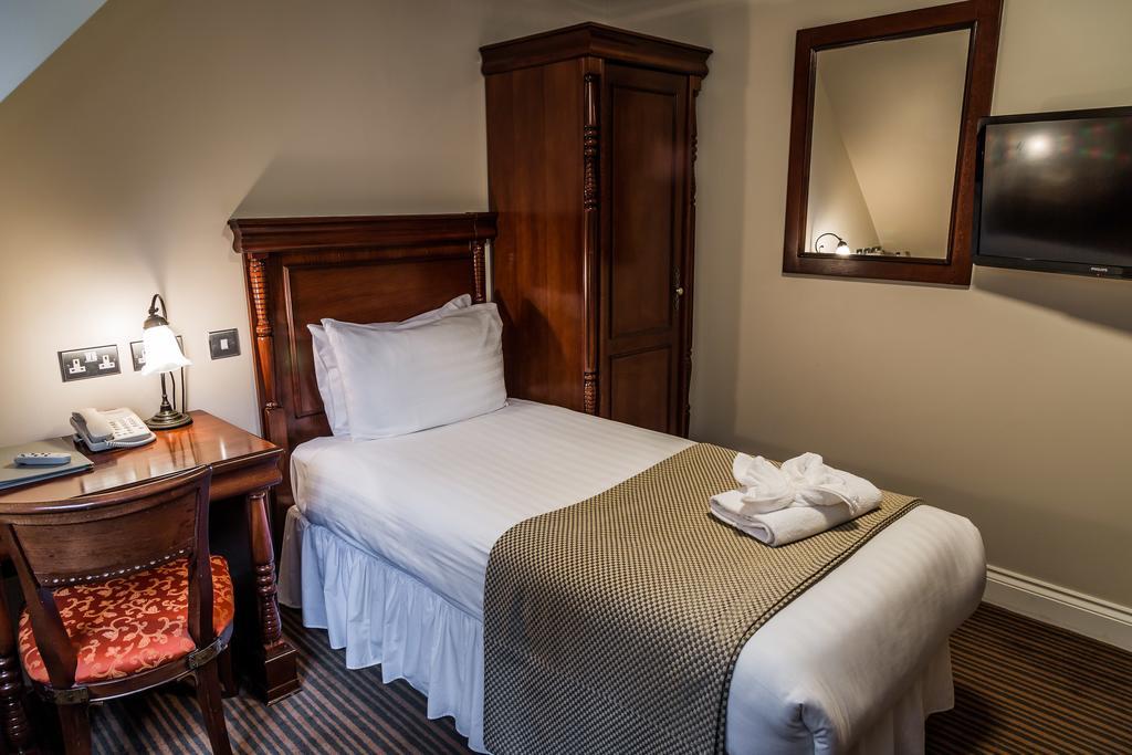 The Casa Hotel, Sure Hotel Collection By Best Western Yateley Exterior photo
